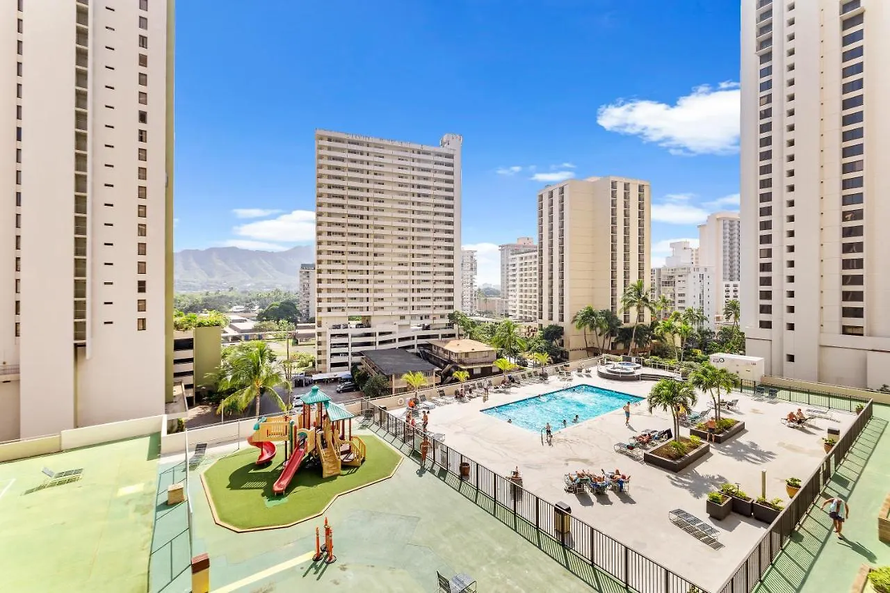 Charming Condo Steps From Waikiki Beach With Parking! Honolulu 0*,  Stany Zjednoczone Ameryki