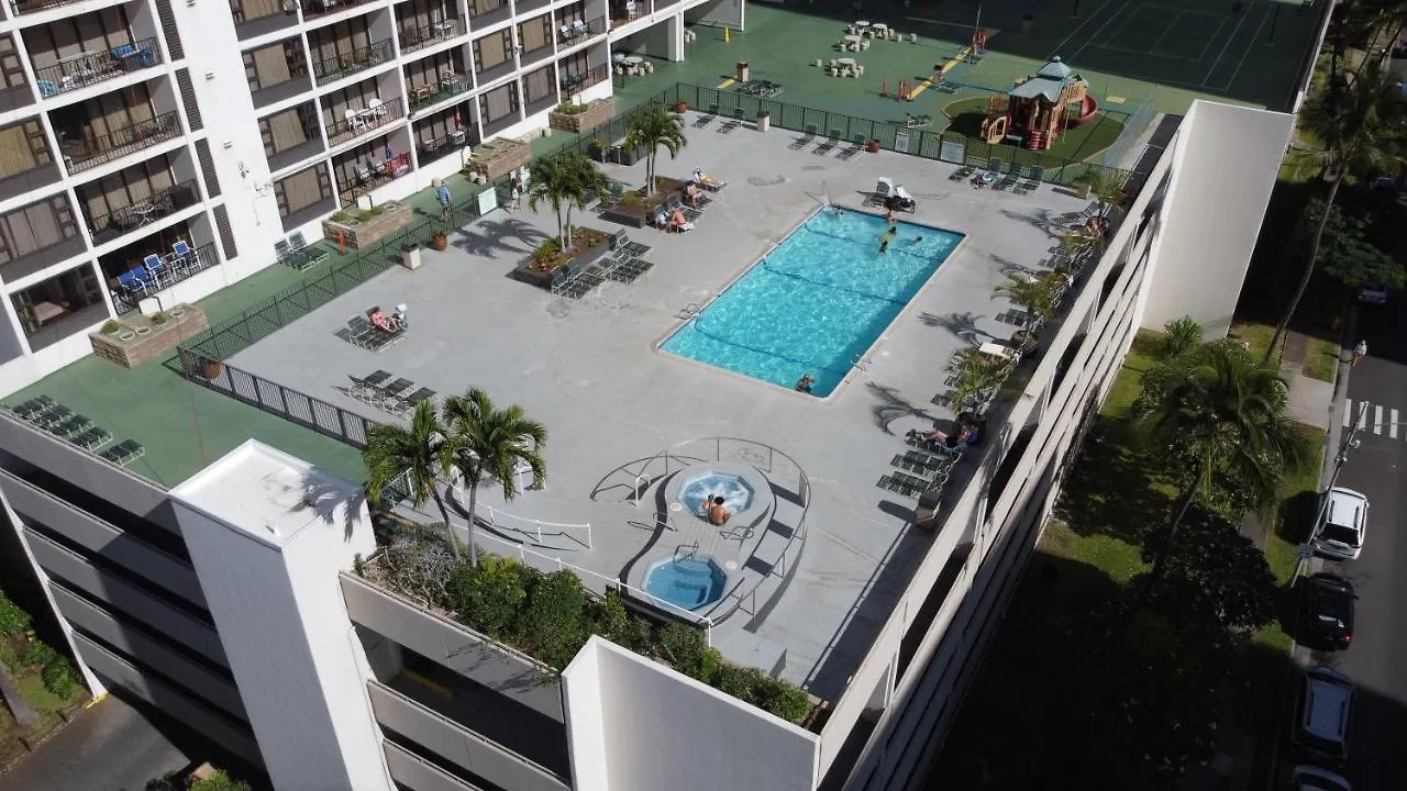 Charming Condo Steps From Waikiki Beach With Parking! Honolulu Apartament