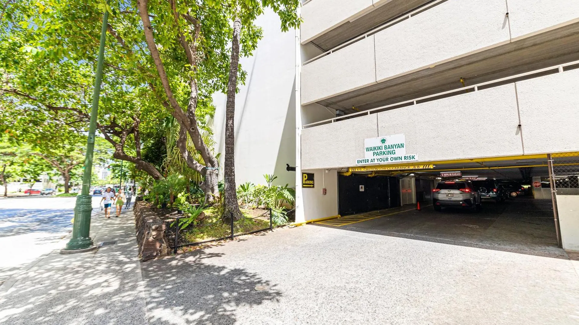 Charming Condo Steps From Waikiki Beach With Parking! Honolulu 0*,