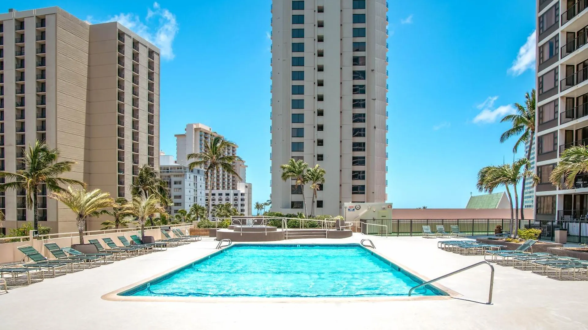 Charming Condo Steps From Waikiki Beach With Parking! Honolulu Apartament