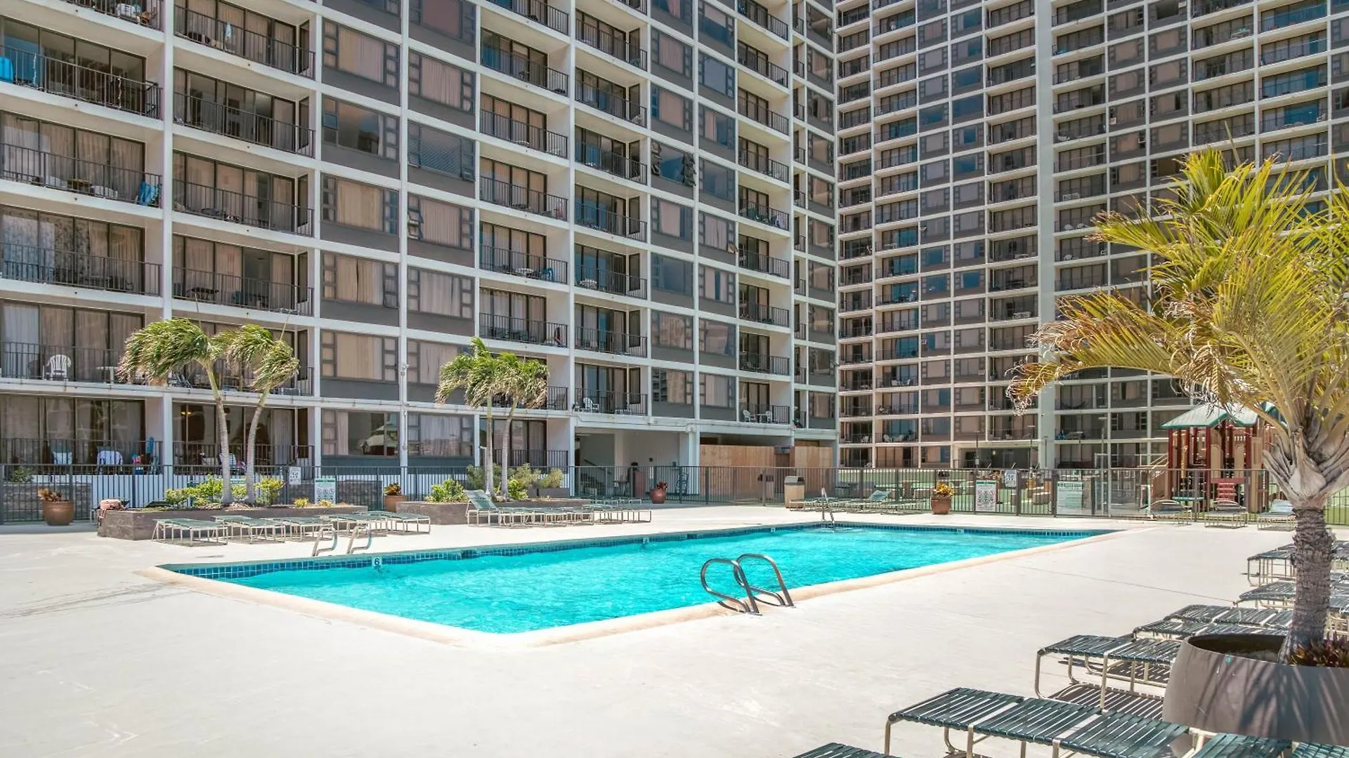Charming Condo Steps From Waikiki Beach With Parking! Honolulu Apartament